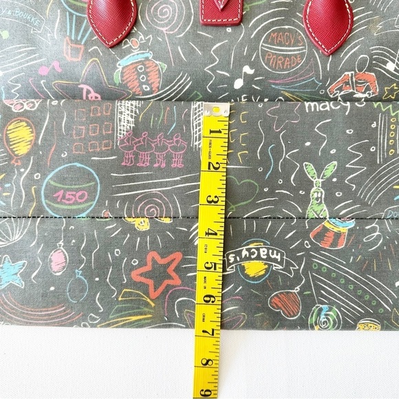 Dooney & Bourke Macy's Day Parade Black East West Large Tote/Shopper Bag - Picture 9 of 16